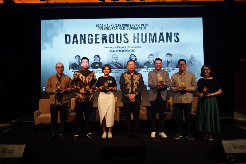Dangerous Humans, film kolaborasi Diaz dan Deddy Corbuzier Dangerous Humans, film kolaborasi Diaz dan Deddy Corbuzier