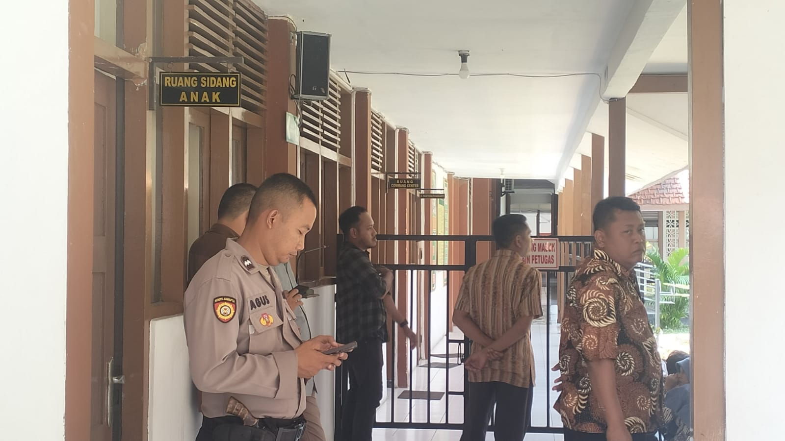 Santri aniaya junior di Sukoharjo dijatuhi vonis sesuai tuntutan, 7 tahun penjara. Santri aniaya junior di Sukoharjo dijatuhi vonis sesuai tuntutan, 7 tahun penjara.