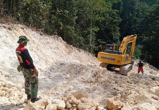 Program TMMD ke-122 Kodim 1805/Raja Ampat kebut pembangunan infrastruktur jalan Program TMMD ke-122 Kodim 1805/Raja Ampat kebut pembangunan infrastruktur jalan