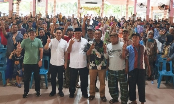 Seribuan petani dan pengusaha sawit di Langkat Hulu yakin BISA wujudkan perubahan Seribuan petani dan pengusaha sawit di Langkat Hulu yakin BISA wujudkan perubahan