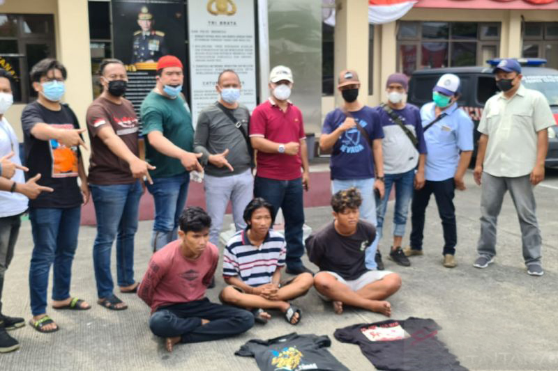 Polisi tangkap tiga pemalak sopir truk bermodus penjual minuman