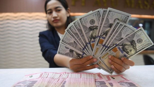 Rupiah melemah dipengaruhi sentimen pasar terkait Pilpres AS Rupiah melemah dipengaruhi sentimen pasar terkait Pilpres AS