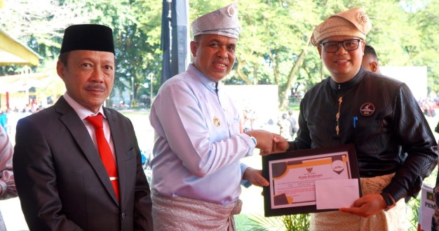 Atlet peraih medali PON XXI Aceh-Sumut terima penghargaan di Hari Sumpah Pemuda Atlet peraih medali PON XXI Aceh-Sumut terima penghargaan di Hari Sumpah Pemuda