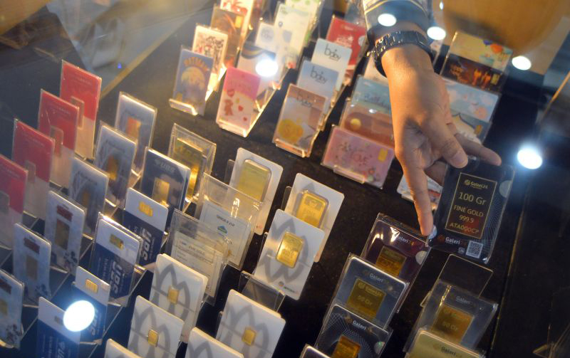 Harga emas Antam pada Kamis kembali naik ke Rp1,567 juta per gram Harga emas Antam pada Kamis kembali naik ke Rp1,567 juta per gram