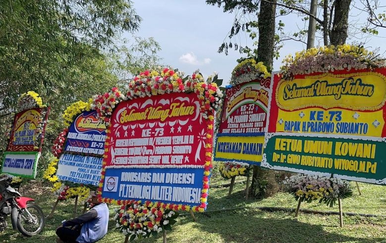 Lokasi pembekalan calon wamen dihiasi karangan bunga HUT Prabowo Lokasi pembekalan calon wamen dihiasi karangan bunga HUT Prabowo