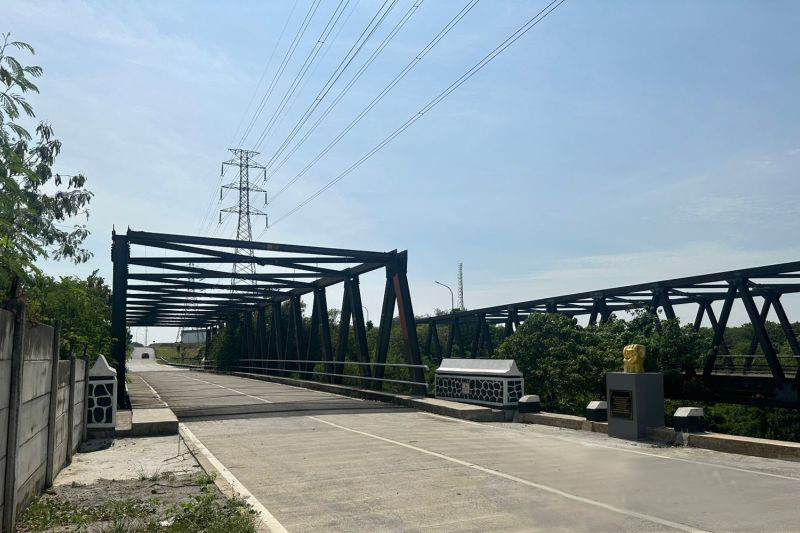 Jembatan Omah Buruh Bekasi kembali ditutup cegah risiko berbahaya