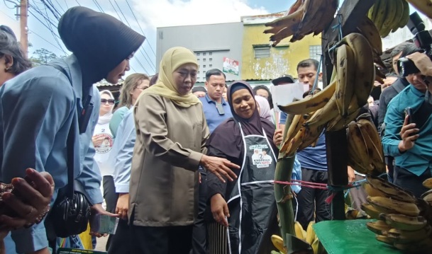 Khofifah datang, pedagang Pasar Blimbing keluhkan sepinya pembeli Khofifah datang, pedagang Pasar Blimbing keluhkan sepinya pembeli