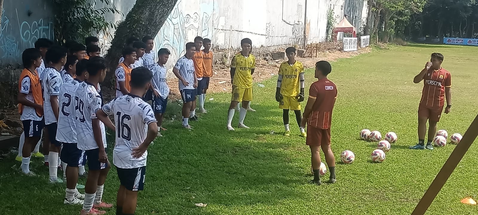 Warga antusias ikut seleksi pemain Persema Malang