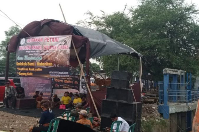 Petani Kabupaten Bekasi gelar sedekah bumi terhindar kekeringan Petani Kabupaten Bekasi gelar sedekah bumi terhindar kekeringan