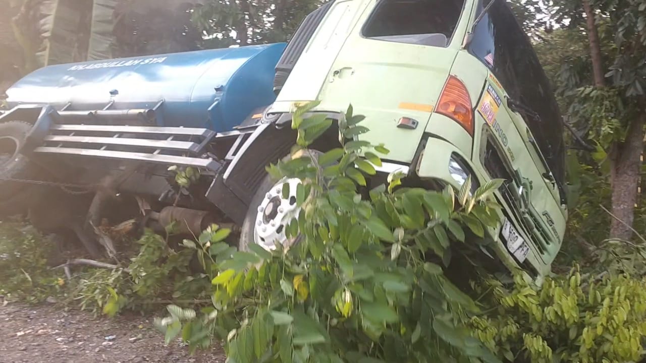 Satu keluarga jadi korban lakalantas di Cianjur Satu keluarga jadi korban lakalantas di Cianjur