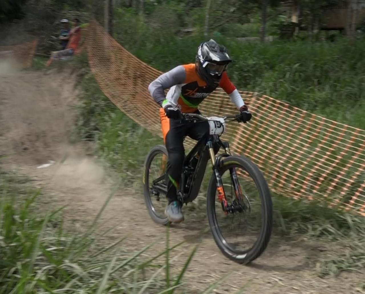 Putaran kedua balap sepeda 76 Indonesian Downhill digelar di Kudus Putaran kedua balap sepeda 76 Indonesian Downhill digelar di Kudus