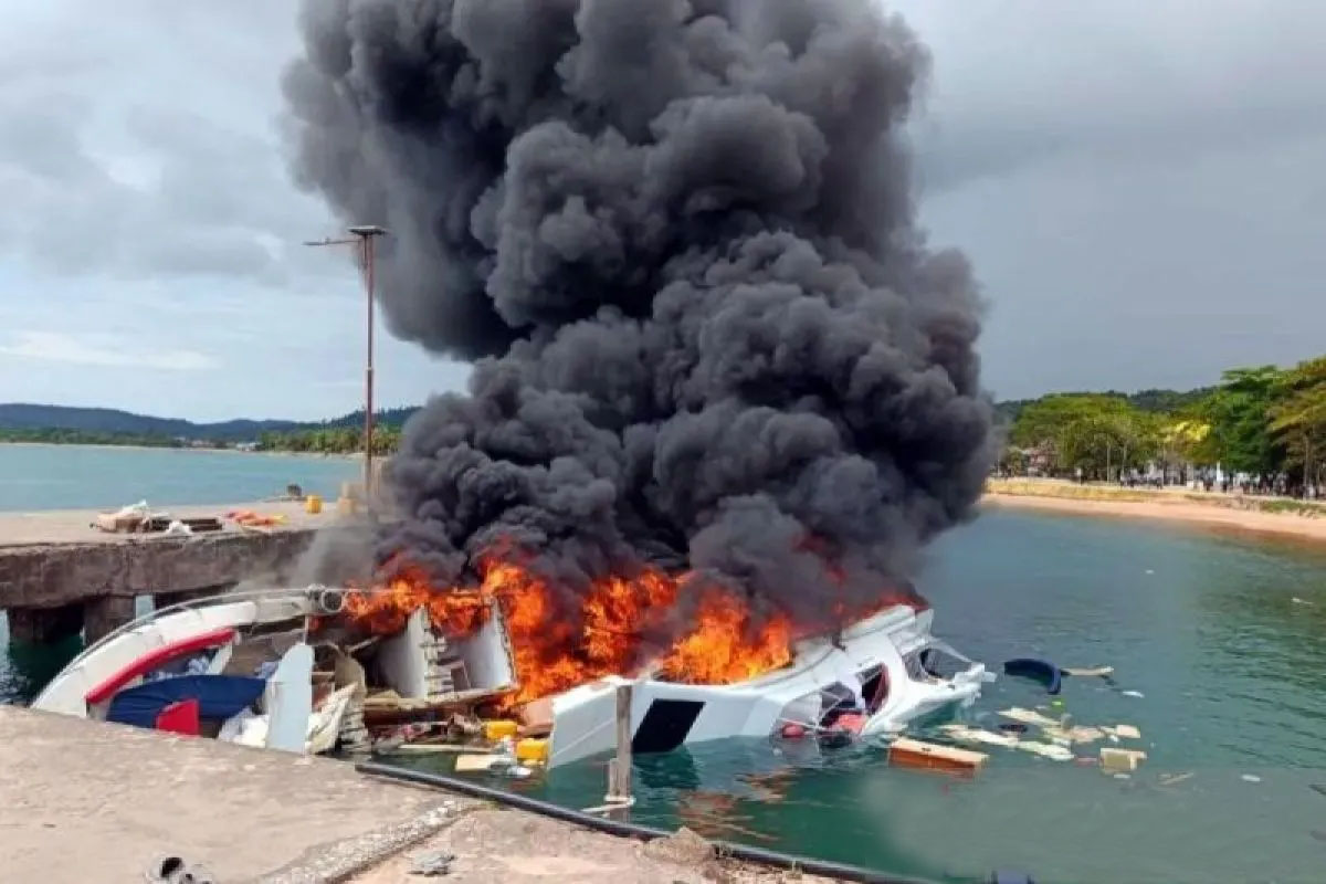 Speedboat terbakar di Maluku Utara, 6 meninggal, 10 terluka Speedboat terbakar di Maluku Utara, 6 meninggal, 10 terluka