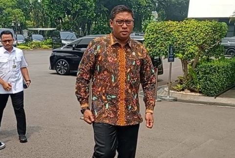 Anggota kabinet siap pakai mobil Maung jika ada perintah Presiden Anggota kabinet siap pakai mobil Maung jika ada perintah Presiden