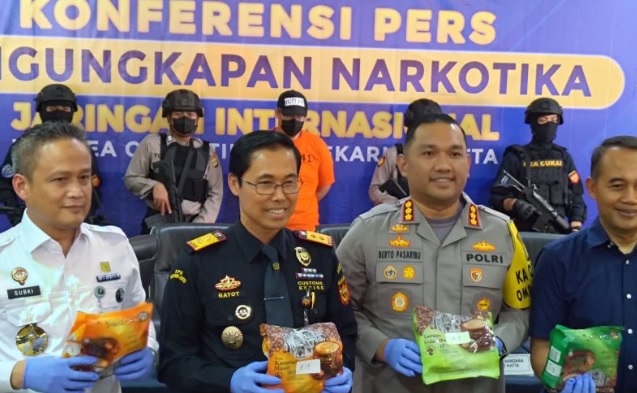 Polisi buru warga Malaysia pengendali 9.334,22 gram sabu di Indonesia Polisi buru warga Malaysia pengendali 9.334,22 gram sabu di Indonesia