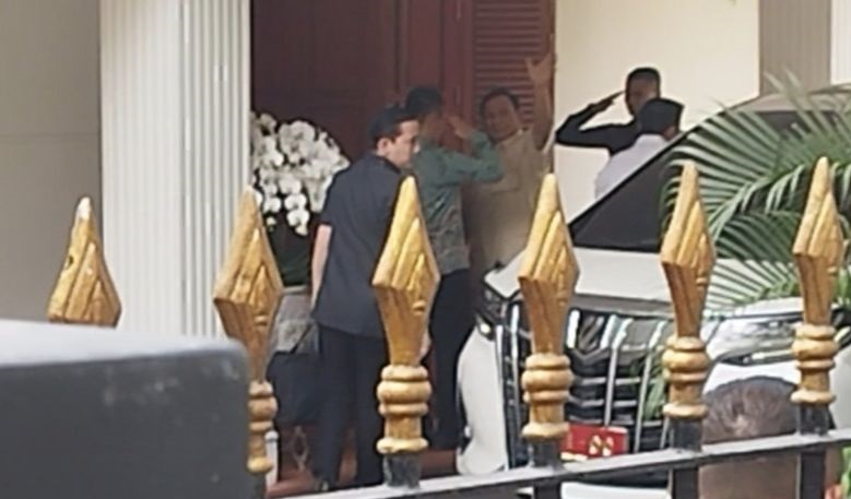 Prabowo tiba di Kertanegara untuk panggil para calon wakil menteri Prabowo tiba di Kertanegara untuk panggil para calon wakil menteri