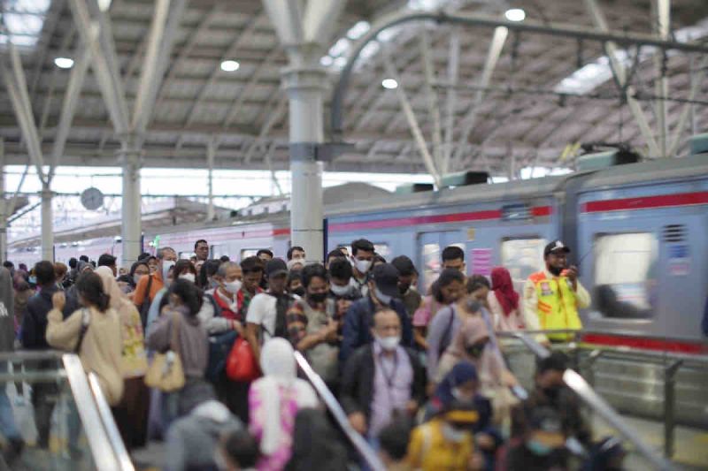 KAI Commuter antisipasi lonjakan penumpang di momen HUT TNI di Monas KAI Commuter antisipasi lonjakan penumpang di momen HUT TNI di Monas