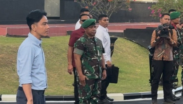 Wapres tiba di Akmil Magelang hadiri Retreat Kabinet Merah Putih Wapres tiba di Akmil Magelang hadiri Retreat Kabinet Merah Putih