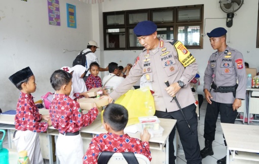 Satbrimob Kaltim siapkan 600 porsi makanan bergizi, dukung program nasional Satbrimob Kaltim siapkan 600 porsi makanan bergizi, dukung program nasional