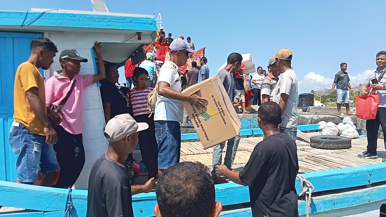 Bantuan Kemensos untuk korban konflik sosial di Flores Timur Bantuan Kemensos untuk korban konflik sosial di Flores Timur