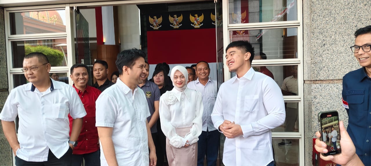 Calon Walikota Kediri Vinanda dapat pembekalan strategi pemenangan dari Kaesang Calon Walikota Kediri Vinanda dapat pembekalan strategi pemenangan dari Kaesang