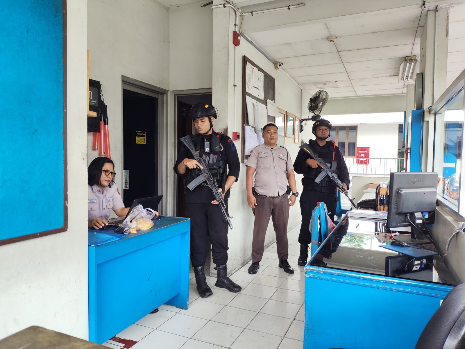 Polda Jateng amankan proses pencetakan surat suara Pilkada 2024 Polda Jateng amankan proses pencetakan surat suara Pilkada 2024