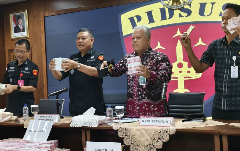 Kejagung sita uang hampir Rp1 triliun dalam kasus suap kasasi Tannur Kejagung sita uang hampir Rp1 triliun dalam kasus suap kasasi Tannur