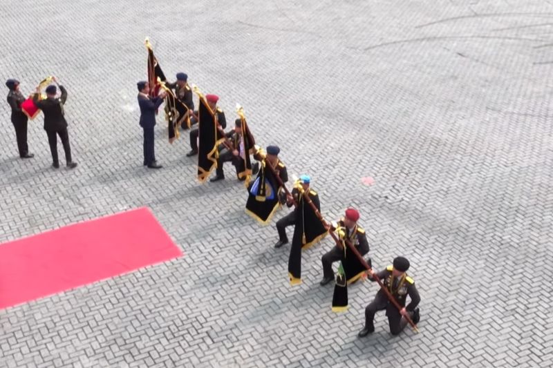 Tujuh satuan kerja Polri dianugerahi tanda kehormatan oleh Presiden Jokowi Tujuh satuan kerja Polri dianugerahi tanda kehormatan oleh Presiden Jokowi