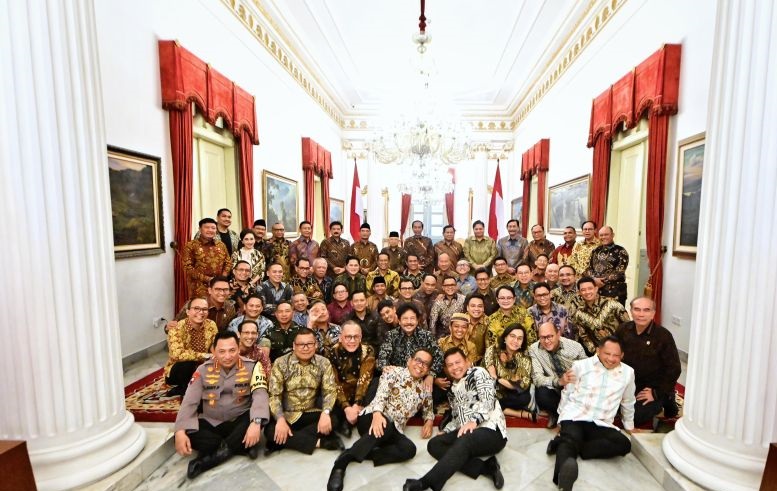 Jokowi ucapkan terima kasih hingga minta maaf kepada jajaran kabinet Jokowi ucapkan terima kasih hingga minta maaf kepada jajaran kabinet