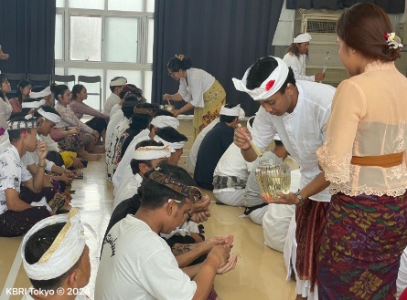 Masyarakat Hindu Indonesia di Jepang rayakan Galungan dan Kuningan Masyarakat Hindu Indonesia di Jepang rayakan Galungan dan Kuningan