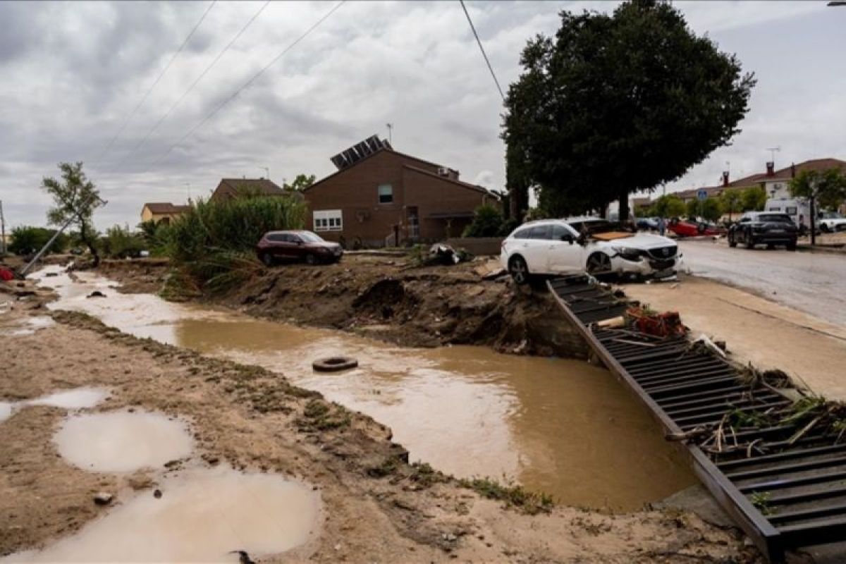 Pertandingan Valencia lawan Parla Escuela harus ditunda karena banjir Pertandingan Valencia lawan Parla Escuela harus ditunda karena banjir