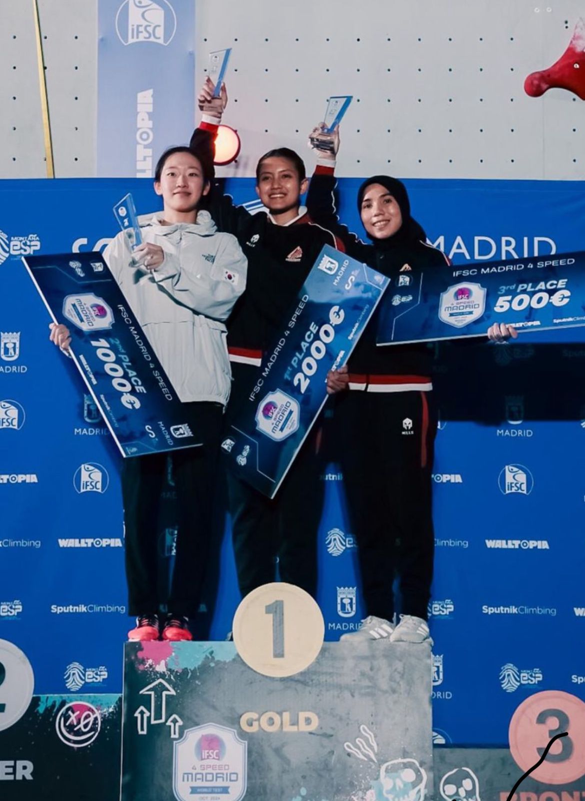 Atlet panjat tebing Indonesia raih emas di Madrid Atlet panjat tebing Indonesia raih emas di Madrid