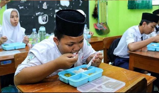 2.566 pelajar di Kudus mulai dapat program makan bergizi gratis 2.566 pelajar di Kudus mulai dapat program makan bergizi gratis
