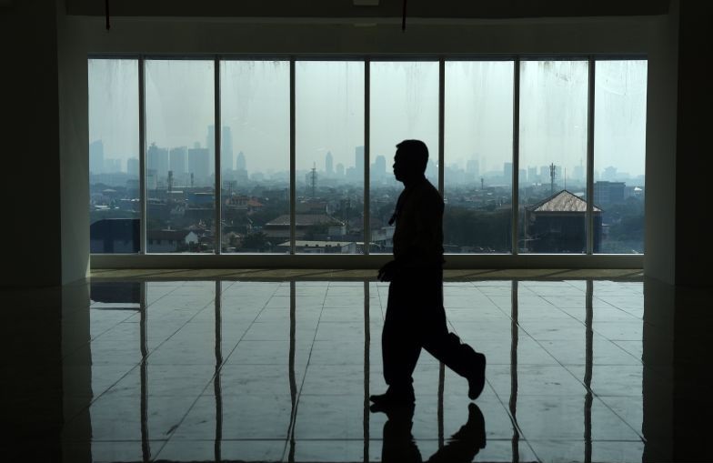 Udara Jakarta tidak sehat bagi kelompok sensitif pada Jumat pagi