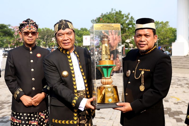 Kota Tangerang raih penghargaan penurunan stunting pertama di Banten Kota Tangerang raih penghargaan penurunan stunting pertama di Banten