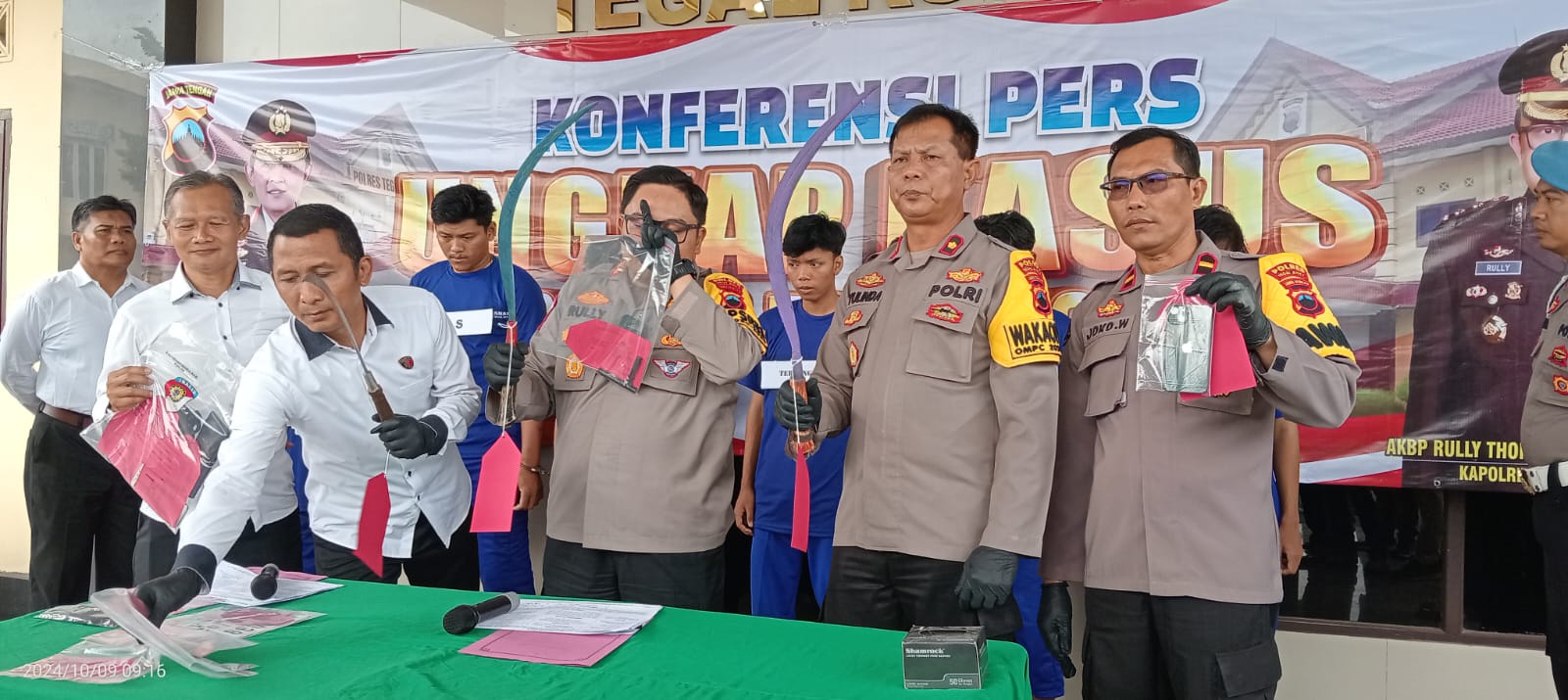 Polres Tegal Kota amankan 2 pemuda diduga hendak tawuran Polres Tegal Kota amankan 2 pemuda diduga hendak tawuran