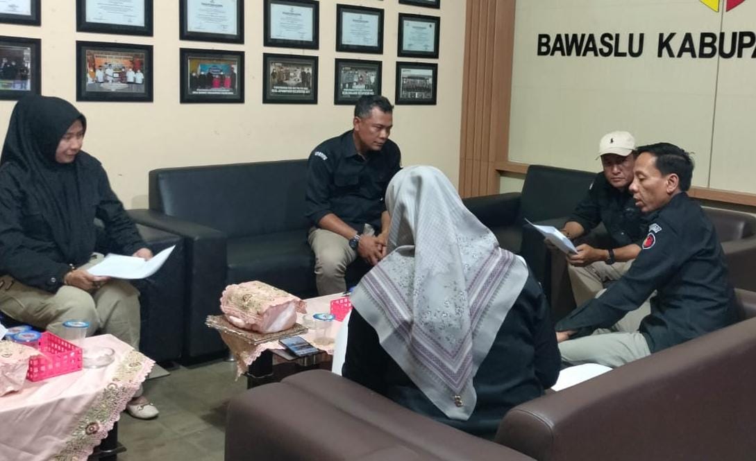 Bawaslu Kudus laporkan pejabat Kejagung diduga langgar netralitas ke BKN Bawaslu Kudus laporkan pejabat Kejagung diduga langgar netralitas ke BKN
