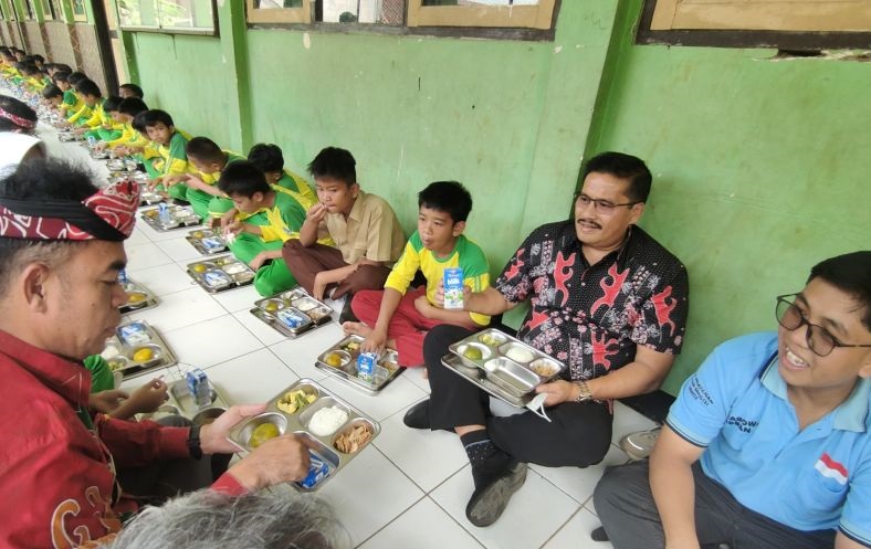 Urgensi Program Makan Bergizi Gratis bagi Indonesia Emas 2045 Urgensi Program Makan Bergizi Gratis bagi Indonesia Emas 2045