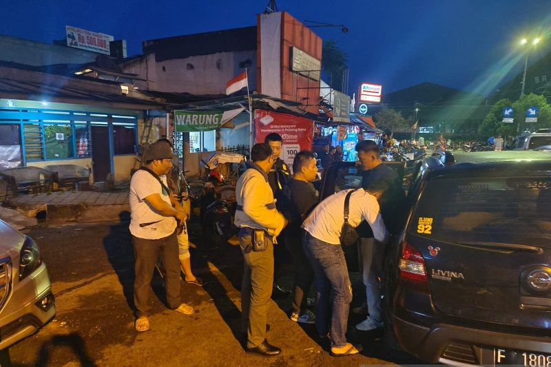 Polresta Bogor tangkap pelaku pungli di pasar tumpah Jalan Merdeka Polresta Bogor tangkap pelaku pungli di pasar tumpah Jalan Merdeka