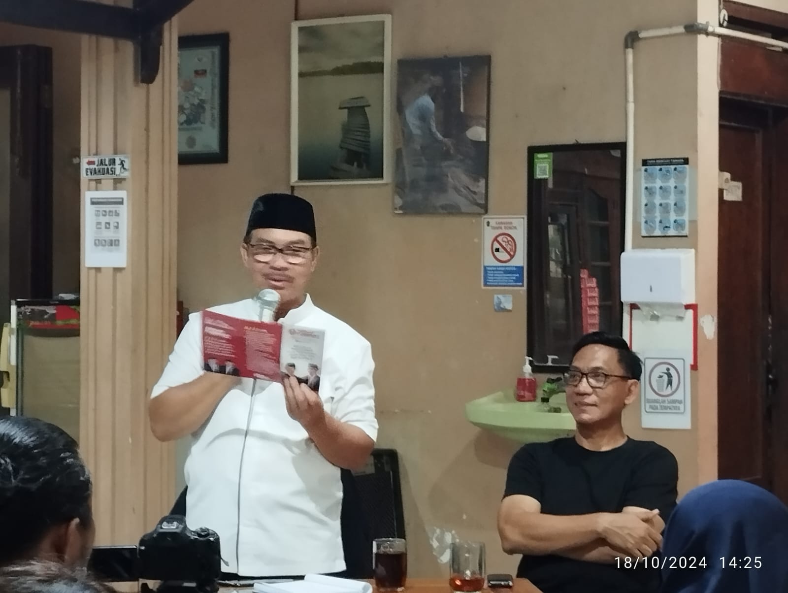 Paslon Hasto - Wawan janjikan program one village one sister university Paslon Hasto - Wawan janjikan program one village one sister university