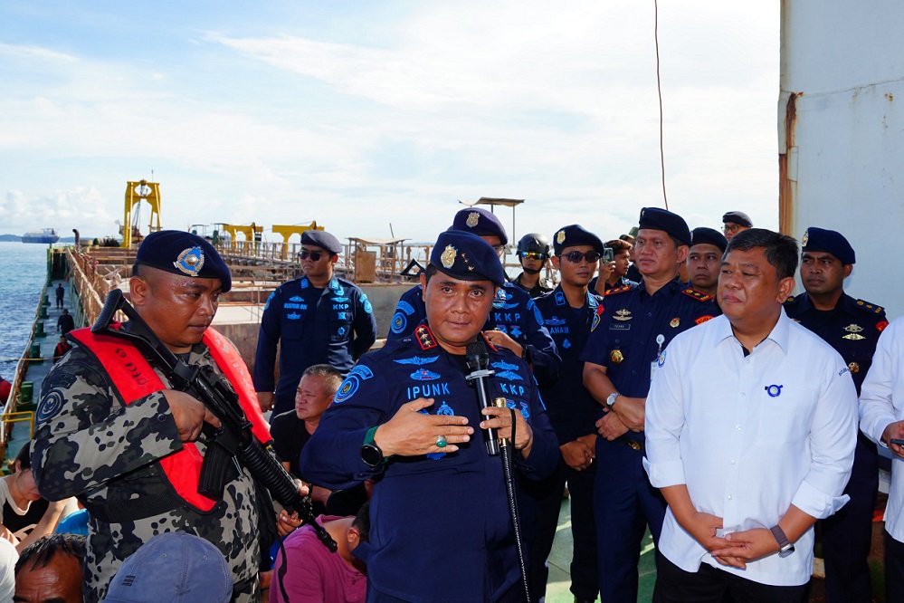 KKP: kapal asing pencuri pasir laut dinakhodai WNI KKP: kapal asing pencuri pasir laut dinakhodai WNI