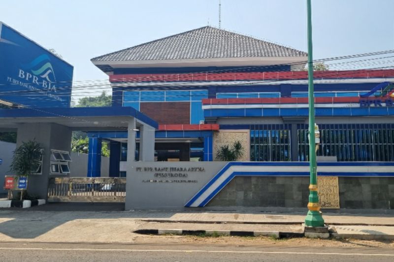 KPK tetapkan lima tersangka dugaan korupsi di Bank Jepara Artha KPK tetapkan lima tersangka dugaan korupsi di Bank Jepara Artha