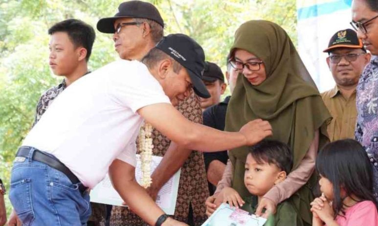 Warga Babelan Bekasi serbu fasilitas pelayanan publik Botram