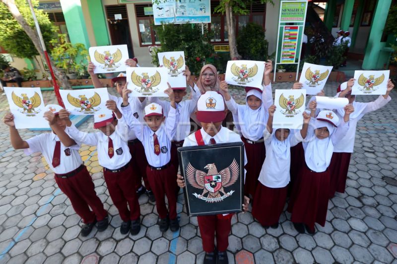 Nadiem tekankan pentingnya pendidikan karakter Pancasila pada siswa Nadiem tekankan pentingnya pendidikan karakter Pancasila pada siswa
