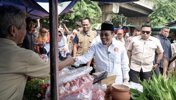 Suswono sebut Pasar Karang Anyar contoh ekonomi kerakyatan yang kuat Suswono sebut Pasar Karang Anyar contoh ekonomi kerakyatan yang kuat