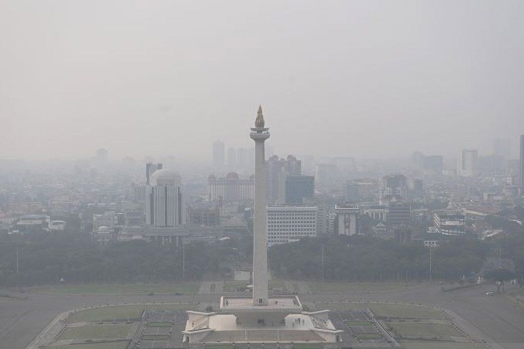 Kualitas udara Jakarta masuk kategori tidak sehat pada Minggu pagi