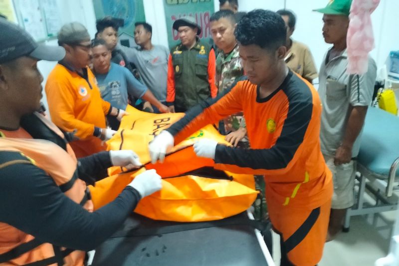 Tim SAR evakuasi bayi usia 2 tahun hanyut di Labuhanbatu Tim SAR evakuasi bayi usia 2 tahun hanyut di Labuhanbatu