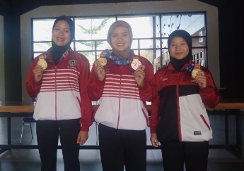Tiga atlet karate Majalengka sabet emas di kejuaraan Sirkuit III Jabar Tiga atlet karate Majalengka sabet emas di kejuaraan Sirkuit III Jabar