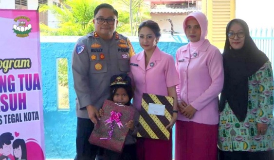 Polres Tegal Kota launching Program Orang Tua Asuh dan Anak Gemar Menabung Polres Tegal Kota launching Program Orang Tua Asuh dan Anak Gemar MenabungÂ