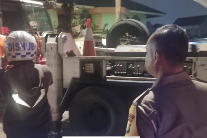 Kecelakaan di Marunda Cilincing libatkan lima kendaraan Kecelakaan di Marunda Cilincing libatkan lima kendaraan