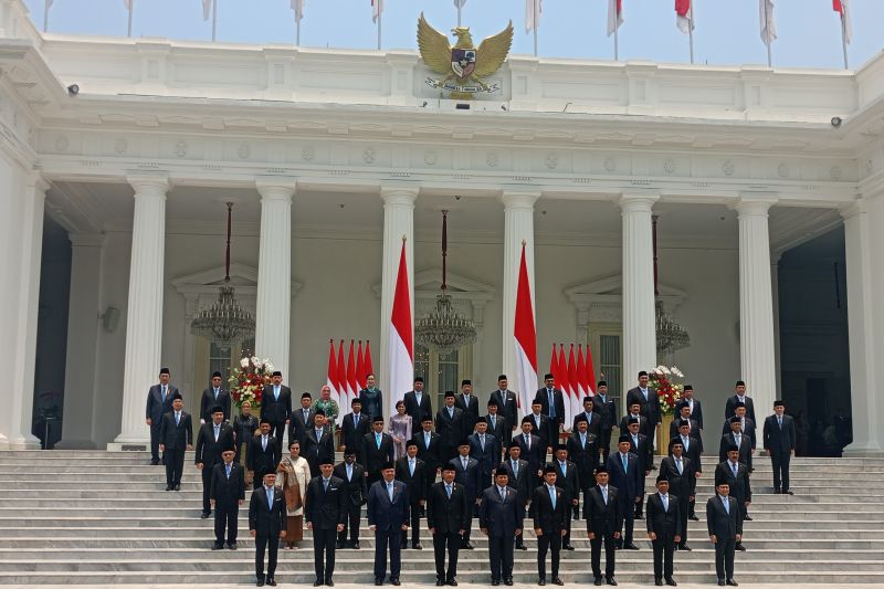 Presiden Prabowo lantik 48 menteri dan 5 pejabat Kabinet Merah Putih Presiden Prabowo lantik 48 menteri dan 5 pejabat Kabinet Merah Putih